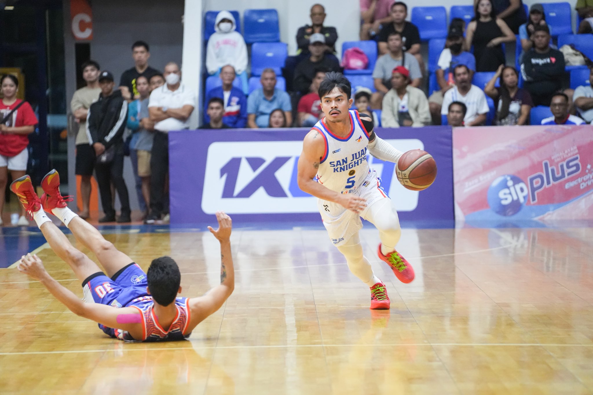 San Juan survives late Pampanga rally