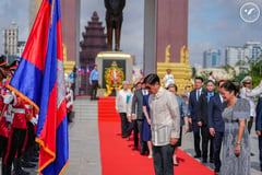 Cambodian leader hosts state banquet for Marcos