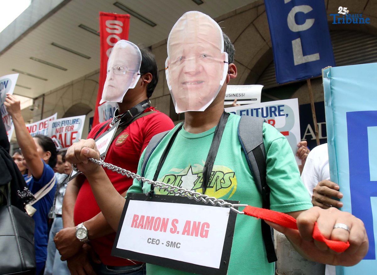 Members of Pagkakaisa ng Users, Stakeholders, at Obrero ng NAIA (PUSO ng NAIA) marched to the Asian Development Bank (ADB) headquarters in protest against the alleged pending mega-hike of fees and charges at NAIA and its privatization under San Miguel Corporation. The group also criticized ADB for recommending that consumers and aviation stakeholders shoulder the costs of NAIA development instead of the private partner under the public-private partnership program.