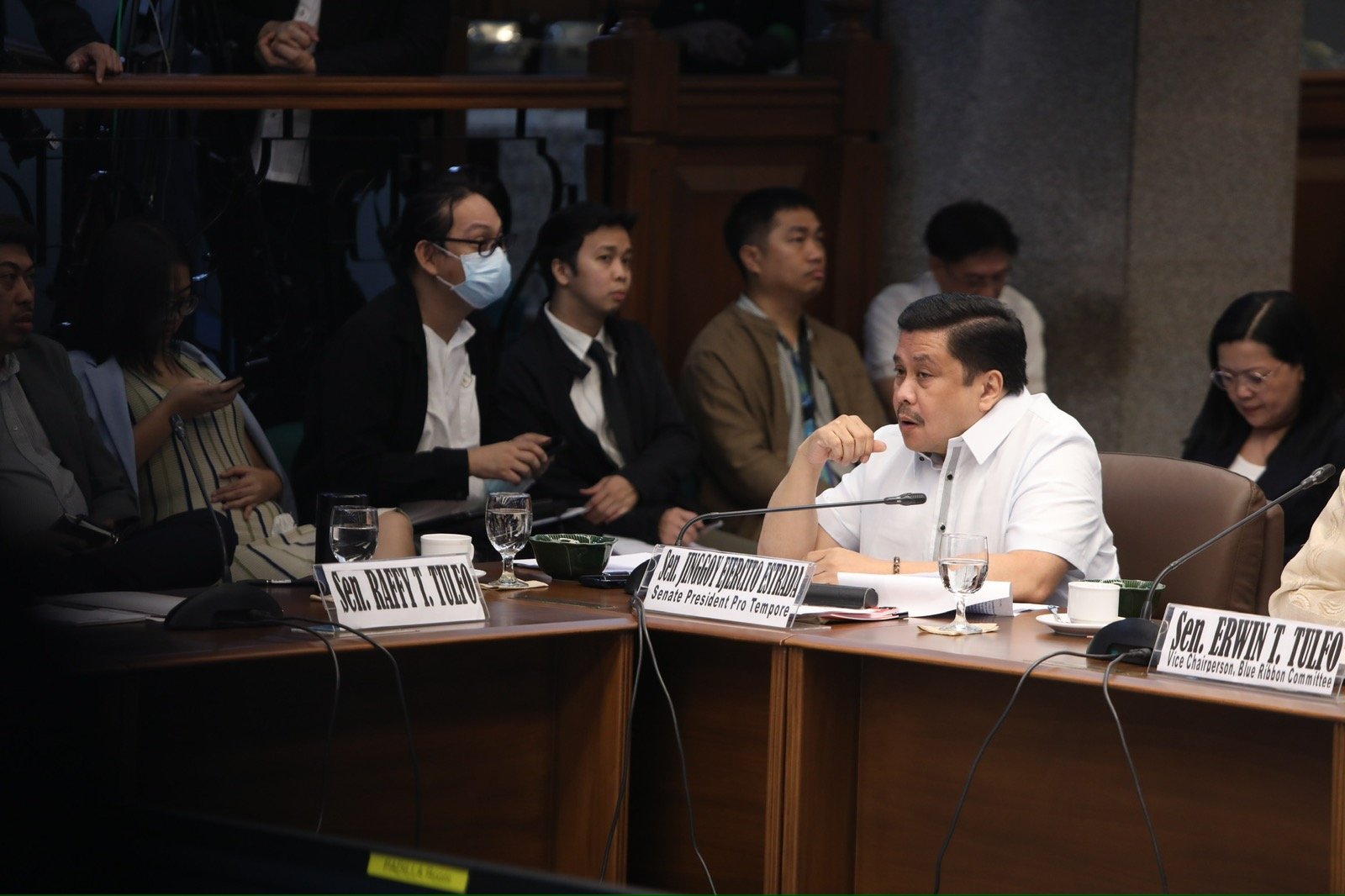 Estrada denies flood control mess link