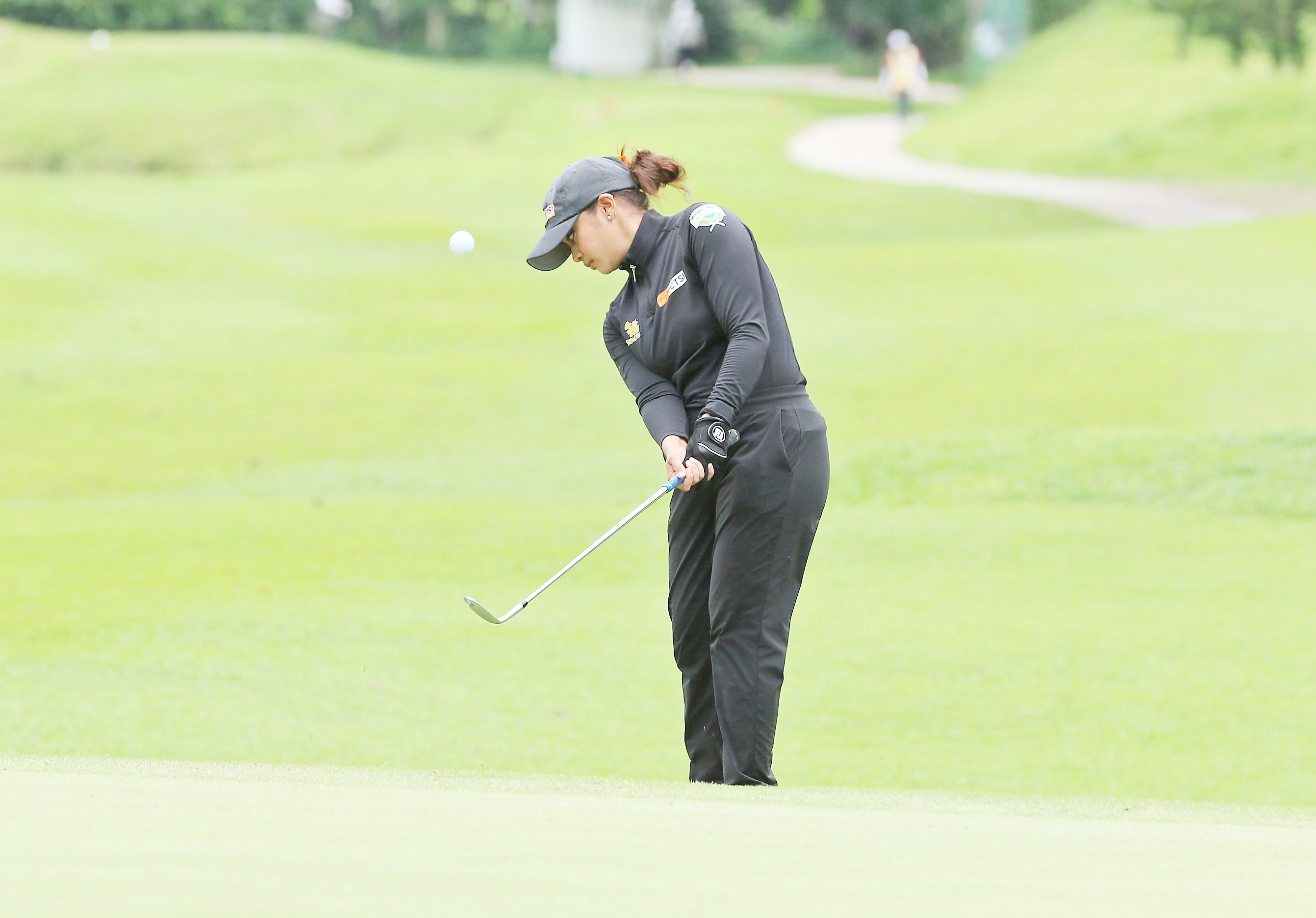 Superal grabs 2-shot lead