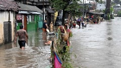 Death toll from Indonesia flash floods rises