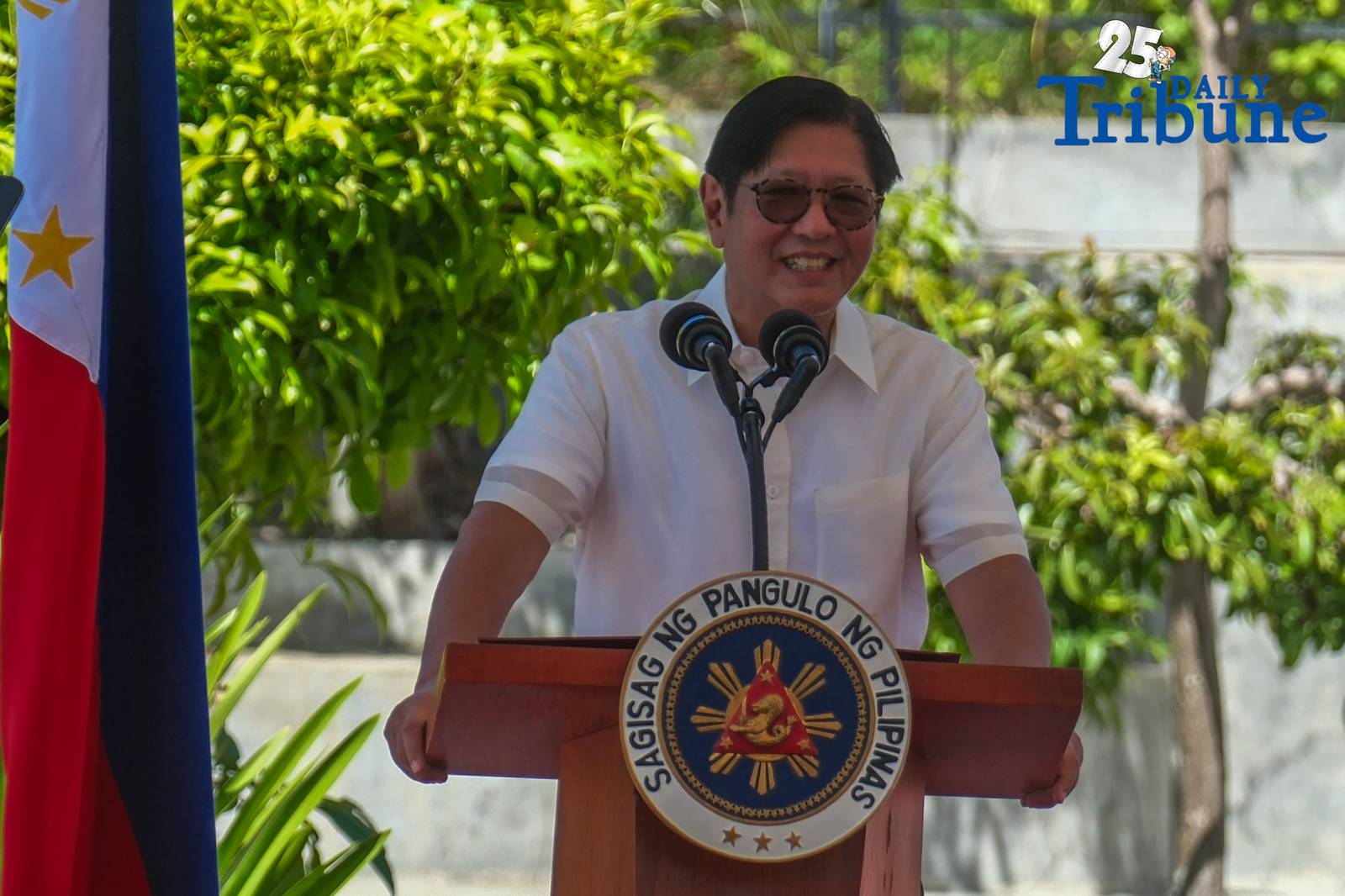 President Ferdinand R. Marcos Jr. leads the Marcos Day rites in Batac, Ilocos Norte, marking the 108th birth anniversary of the late President Ferdinand E. Marcos Sr. The First Family attended a mass, after which the president offered a wreath at the Marcos monument. 
As part of the celebration, Marcos also distributed 575 wheelchairs across the province, joined 51 birthday celebrators serenaded with the traditional Ilocano Padapadakam song, and with the First Family, sampled dishes from the Natnateng cook-off.