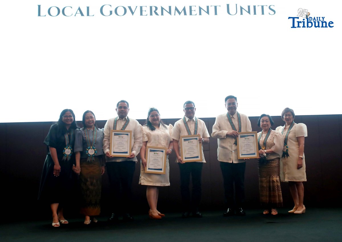 (September 11 2025) Muntinlupa City Mayor Ruffy Biazon received the award as an Outstanding LGUs in Nutrition Program Implementation and Management during the 2025 Regional Nutrition Awarding Ceremony held at Quezon City on Thursday September 11 2025. The Regional Nutrition Evaluation Team conducted an evaluation on April 22 to June 11 2025 and visited all 17 LGUs in NCR to evaluate their 2024 nutrition programs, the ceremony recognizing and celebrating the best practices and outstanding contributions in nutrition governance and community health in the region. Photo/Analy Labor