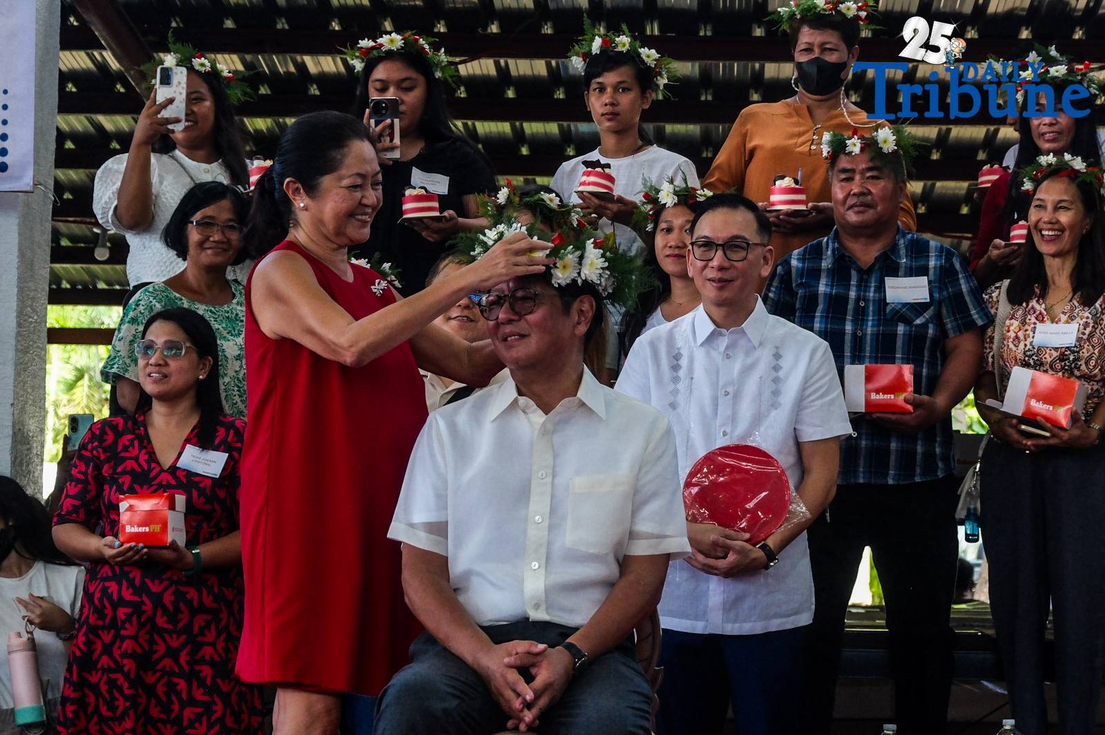 President Ferdinand R. Marcos Jr. leads the Marcos Day rites in Batac, Ilocos Norte, marking the 108th birth anniversary of the late President Ferdinand E. Marcos Sr. The First Family attended a mass, after which the president offered a wreath at the Marcos monument. 
As part of the celebration, Marcos also distributed 575 wheelchairs across the province, joined 51 birthday celebrators serenaded with the traditional Ilocano Padapadakam song, and with the First Family, sampled dishes from the Natnateng cook-off.