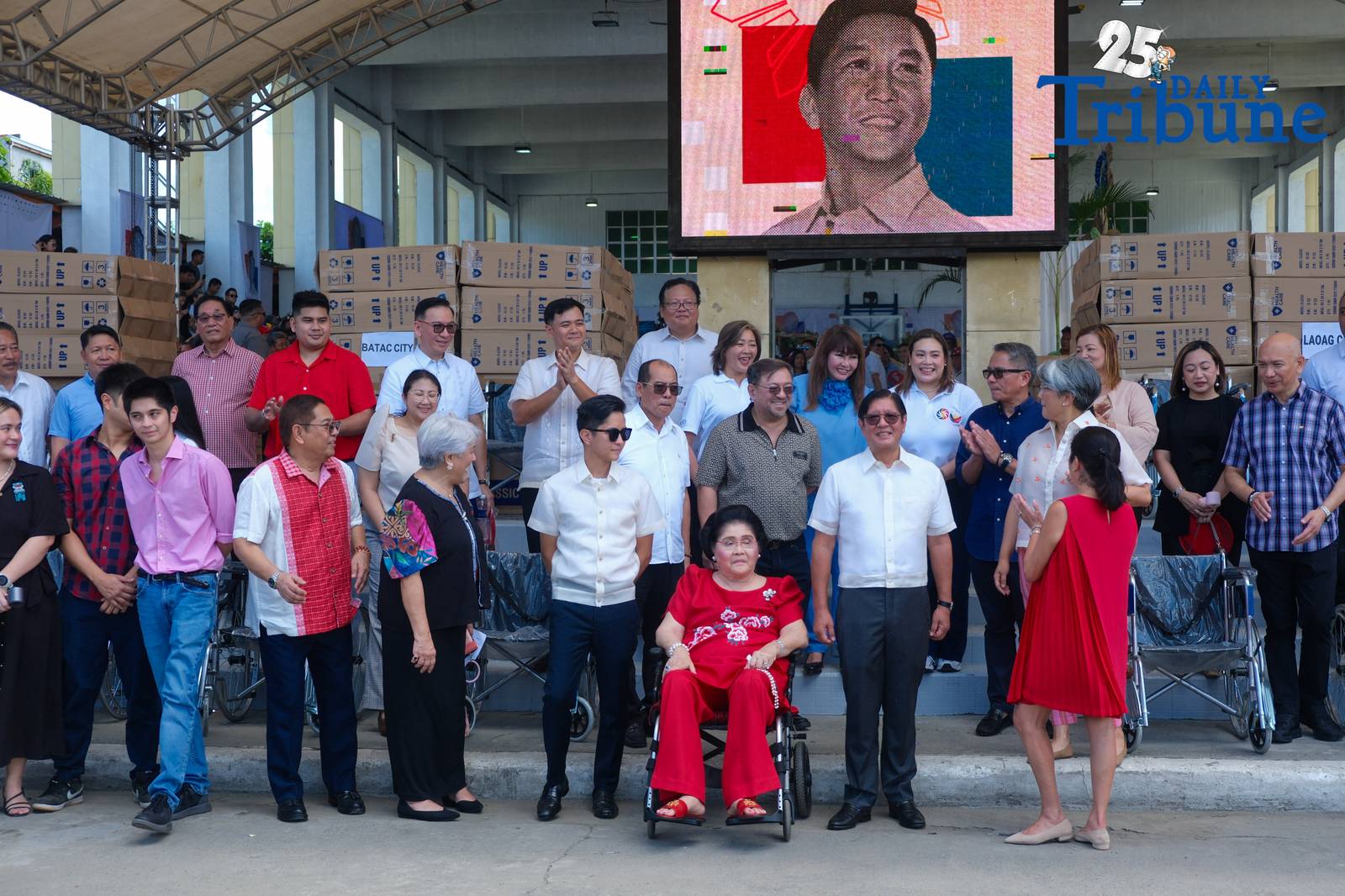 President Ferdinand R. Marcos Jr. leads the Marcos Day rites in Batac, Ilocos Norte, marking the 108th birth anniversary of the late President Ferdinand E. Marcos Sr. The First Family attended a mass, after which the president offered a wreath at the Marcos monument. 
As part of the celebration, Marcos also distributed 575 wheelchairs across the province, joined 51 birthday celebrators serenaded with the traditional Ilocano Padapadakam song, and with the First Family, sampled dishes from the Natnateng cook-off.