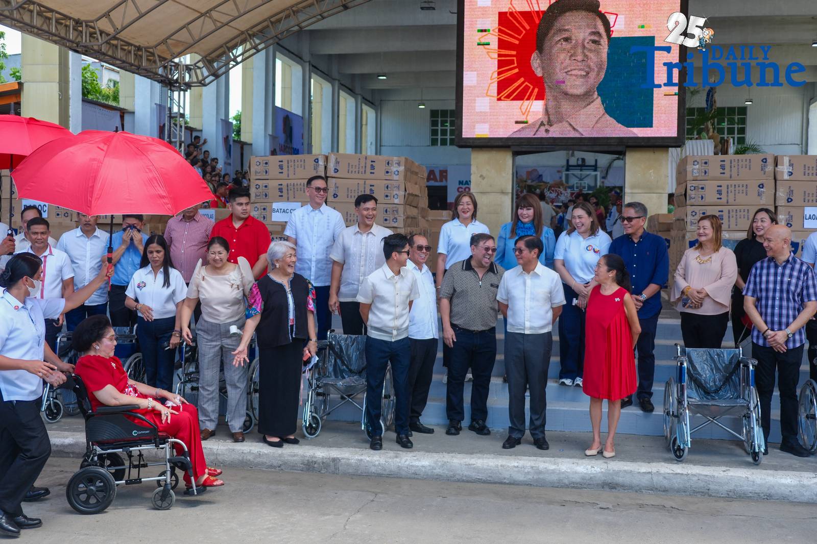 President Ferdinand R. Marcos Jr. leads the Marcos Day rites in Batac, Ilocos Norte, marking the 108th birth anniversary of the late President Ferdinand E. Marcos Sr. The First Family attended a mass, after which the president offered a wreath at the Marcos monument. 
As part of the celebration, Marcos also distributed 575 wheelchairs across the province, joined 51 birthday celebrators serenaded with the traditional Ilocano Padapadakam song, and with the First Family, sampled dishes from the Natnateng cook-off.
