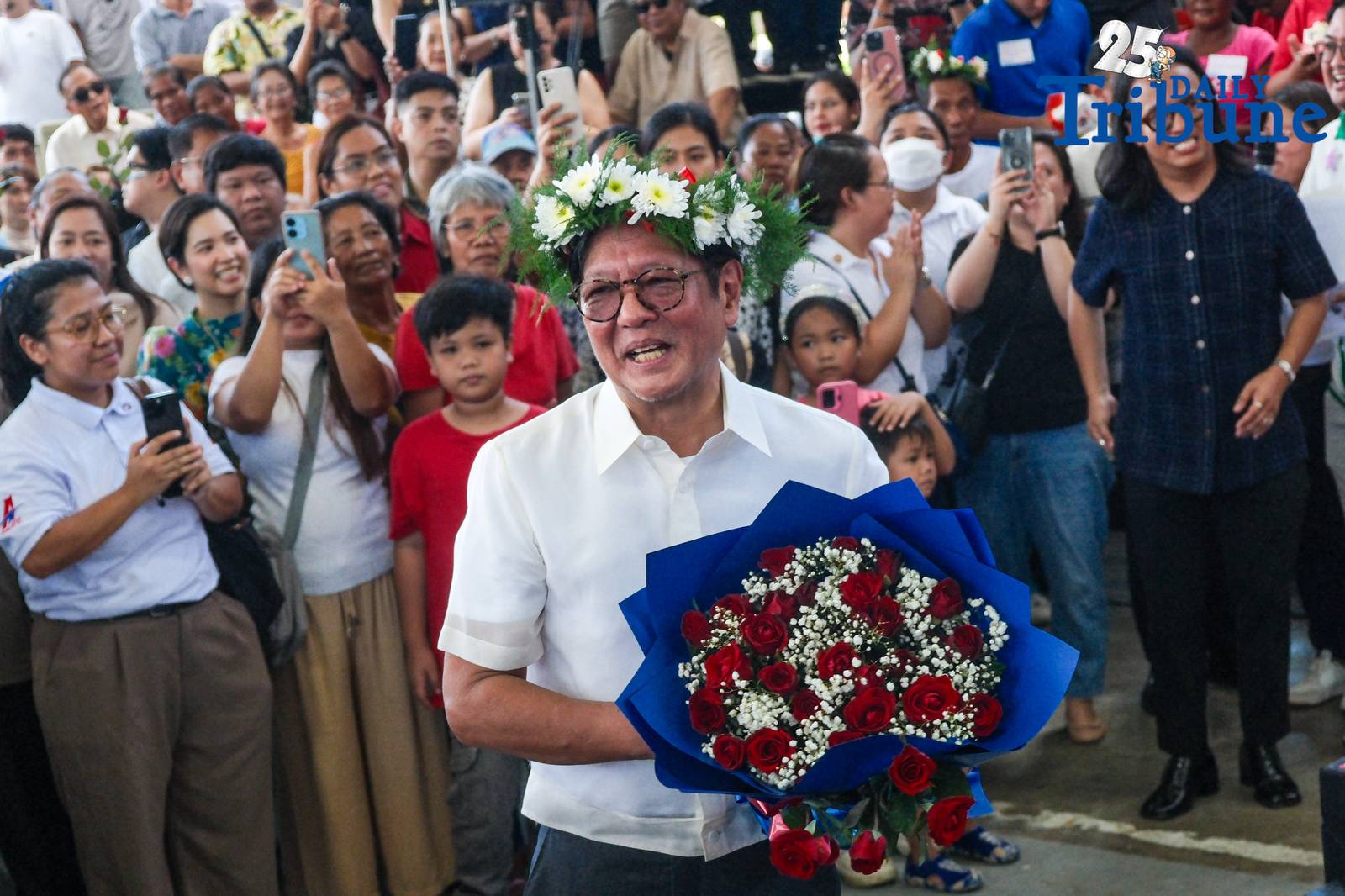President Ferdinand R. Marcos Jr. leads the Marcos Day rites in Batac, Ilocos Norte, marking the 108th birth anniversary of the late President Ferdinand E. Marcos Sr. The First Family attended a mass, after which the president offered a wreath at the Marcos monument. 
As part of the celebration, Marcos also distributed 575 wheelchairs across the province, joined 51 birthday celebrators serenaded with the traditional Ilocano Padapadakam song, and with the First Family, sampled dishes from the Natnateng cook-off.