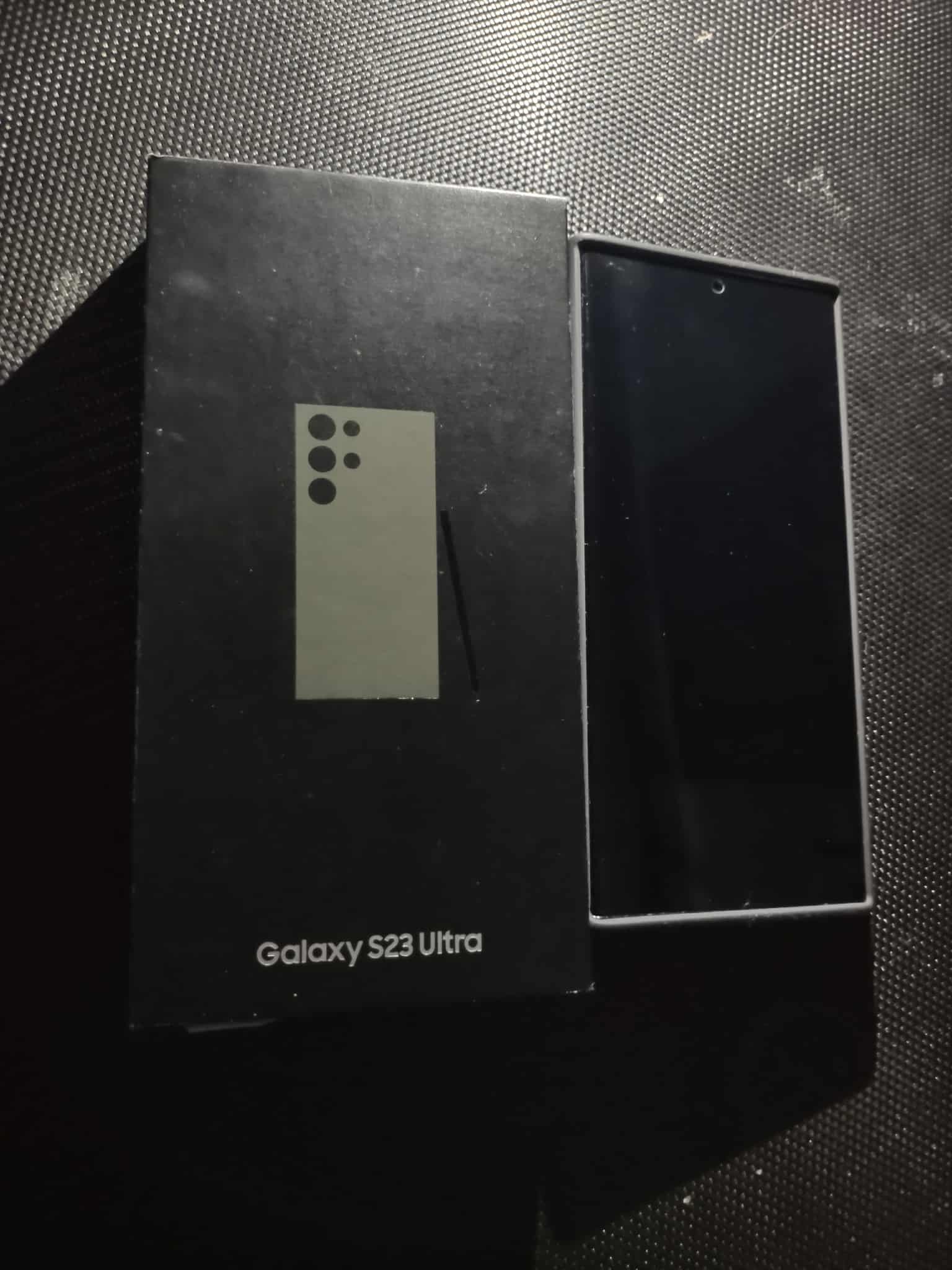 EXCLUSIVE: Samsung store under fire for 'selling' refurbished phone

