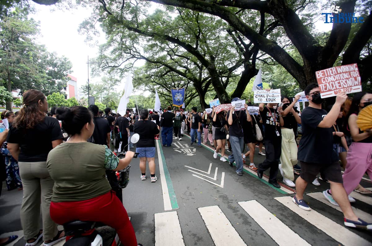(September 12, 2025) Thousands of college students and youth groups staged a Black Friday walkout at the University of the Philippines Diliman in Quezon City to protest alleged government corruption in infrastructure projects and demand increased funding for higher education amid budget cuts and stalled developments. Photo by Analy Labor.