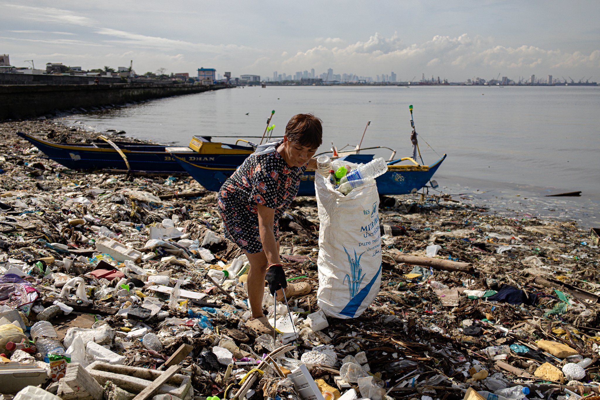 Coastal clean-up drive in Navotas