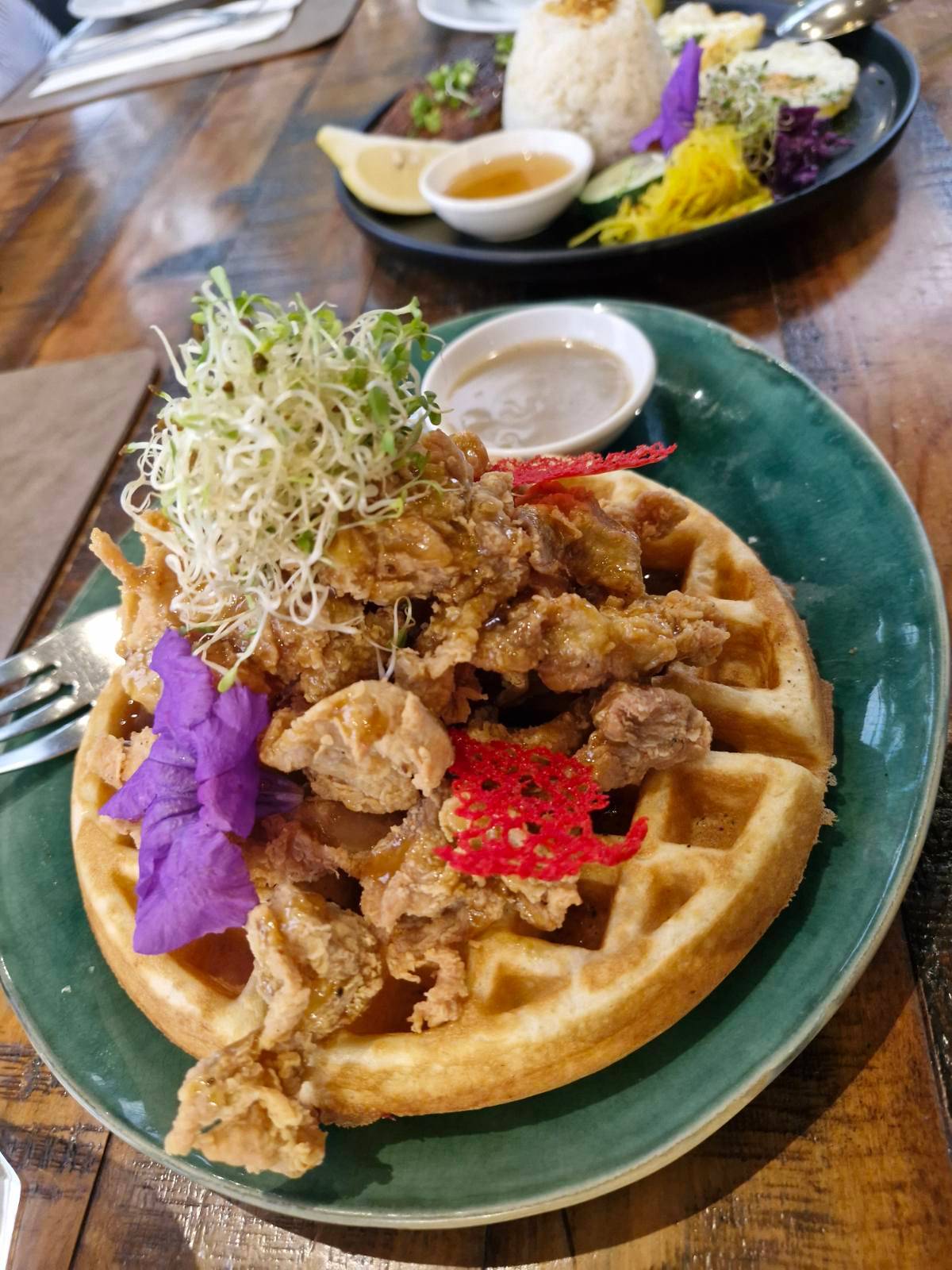 Chicken and Waffles: If you’re into sweet and salty dishes, Chicken and Waffles will surely fit your taste. Made with boneless chicken thighs, waffles and maple syrup.