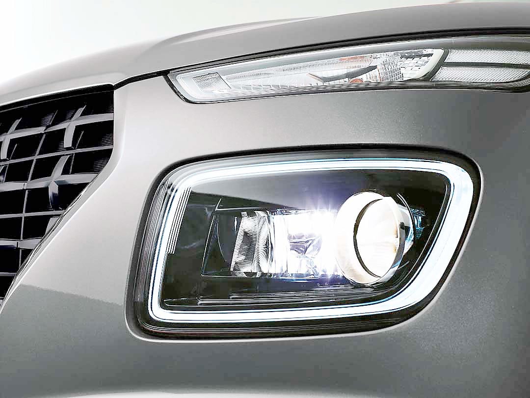 A closer look at the Venue’s headlights with a static bending function for better visibility.