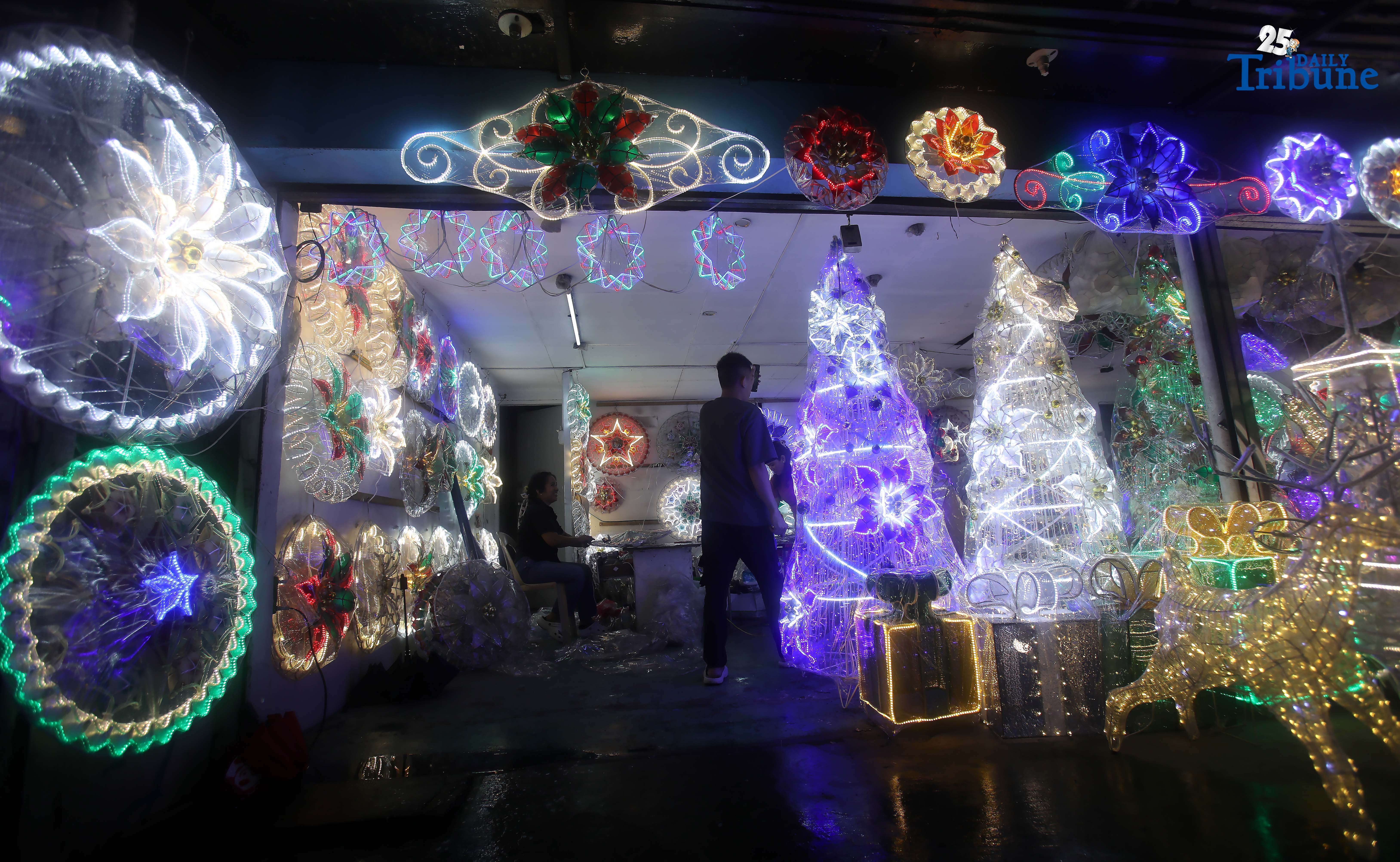 Lanterns light up QC streets as world’s longest Christmas season begins