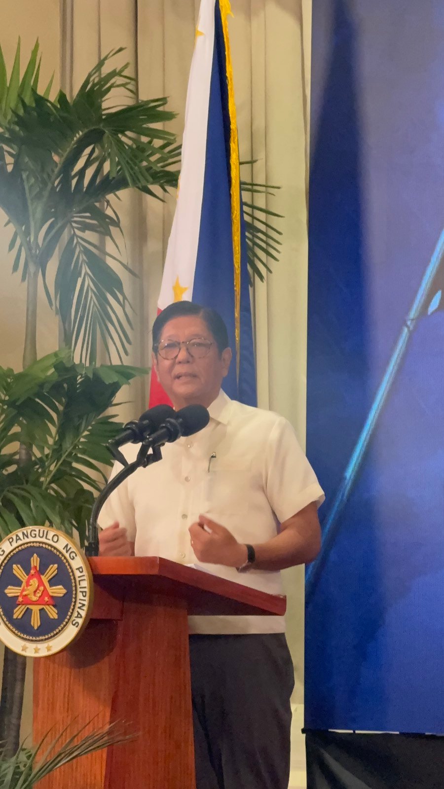 Marcos restores LGU acceptance rule for government projects