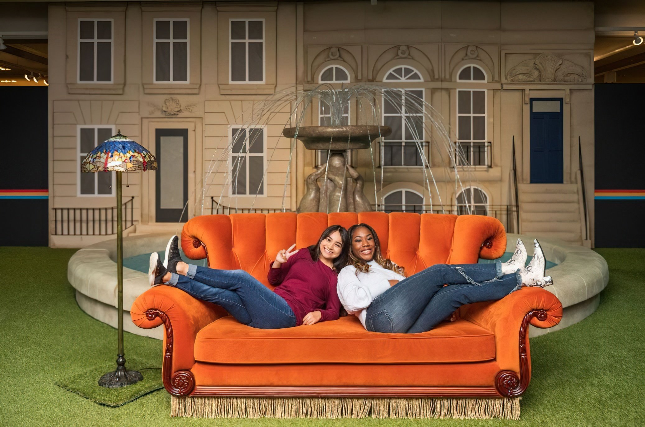 Ready your selfies and coffee cups: 'The Friends experience comes to Manila'