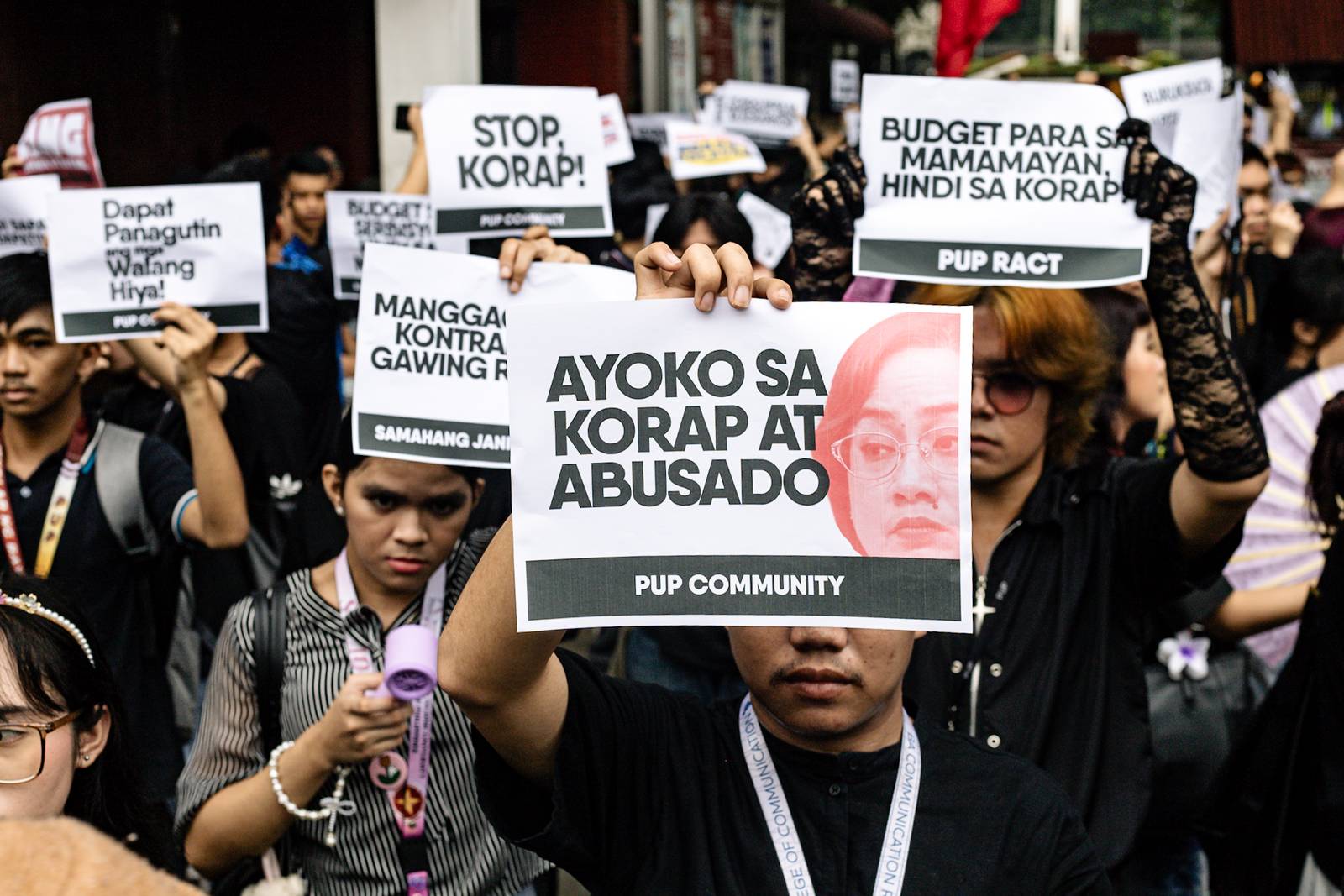 College students from Polytechnic University of the Philippines storm out of their classrooms to protest against the widespread corruption of the flood control projects under the Marcos Jr. administration, in Sta. Mesa, Manila on Monday, 15 September 2025.