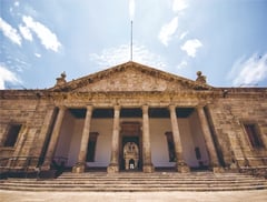 Viva Mexico: 215 years alive