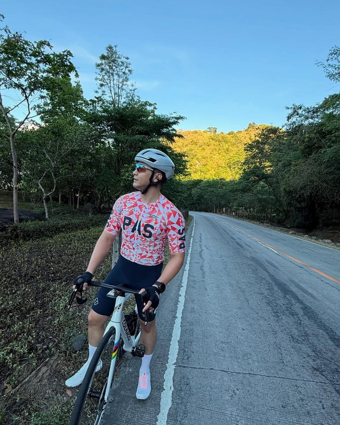 Alden Richards conquers Italy’s legendary Stelvio Pass
