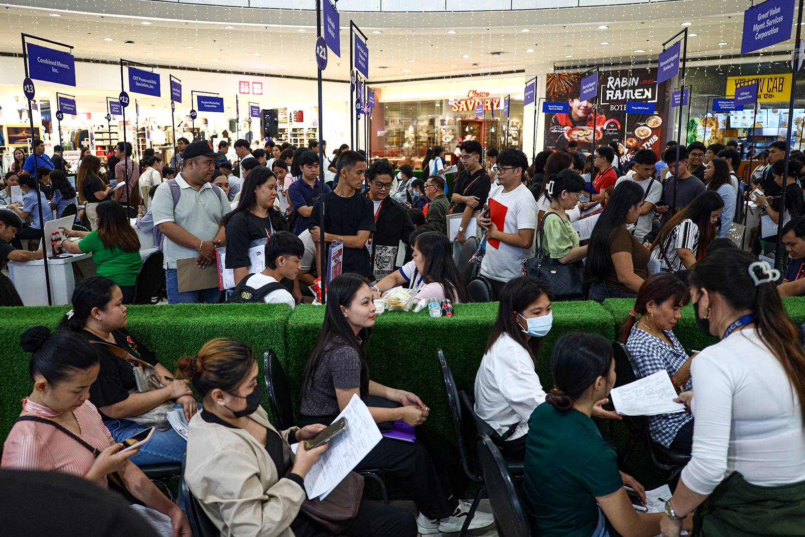 Jobseekers flock to SM San Lazaro in Manila on Wednesday, 17 September 2025, in search for work opportunities during the "Trabaho para sa Pinoys" job fair held by the mall.
Mo

Meanwhile, the Philippine Statistics Authority reported that the unemployment rate in the country climbed to 5.3 percent, or 2.59 million in July 2025, compared to 3.7 percent, or 1.95 million in June 2025.