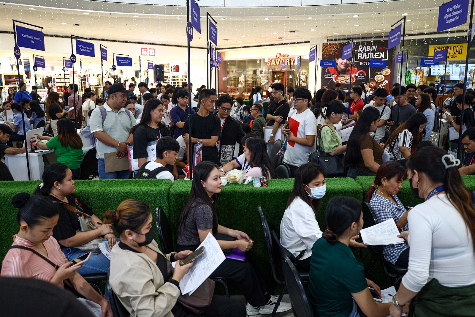 Jobseekers flock to SM San Lazaro in Manila on Wednesday, 17 September 2025, in search for work opportunities during the "Trabaho para sa Pinoys" job fair held by the mall.
Mo

Meanwhile, the Philippine Statistics Authority reported that the unemployment rate in the country climbed to 5.3 percent, or 2.59 million in July 2025, compared to 3.7 percent, or 1.95 million in June 2025.