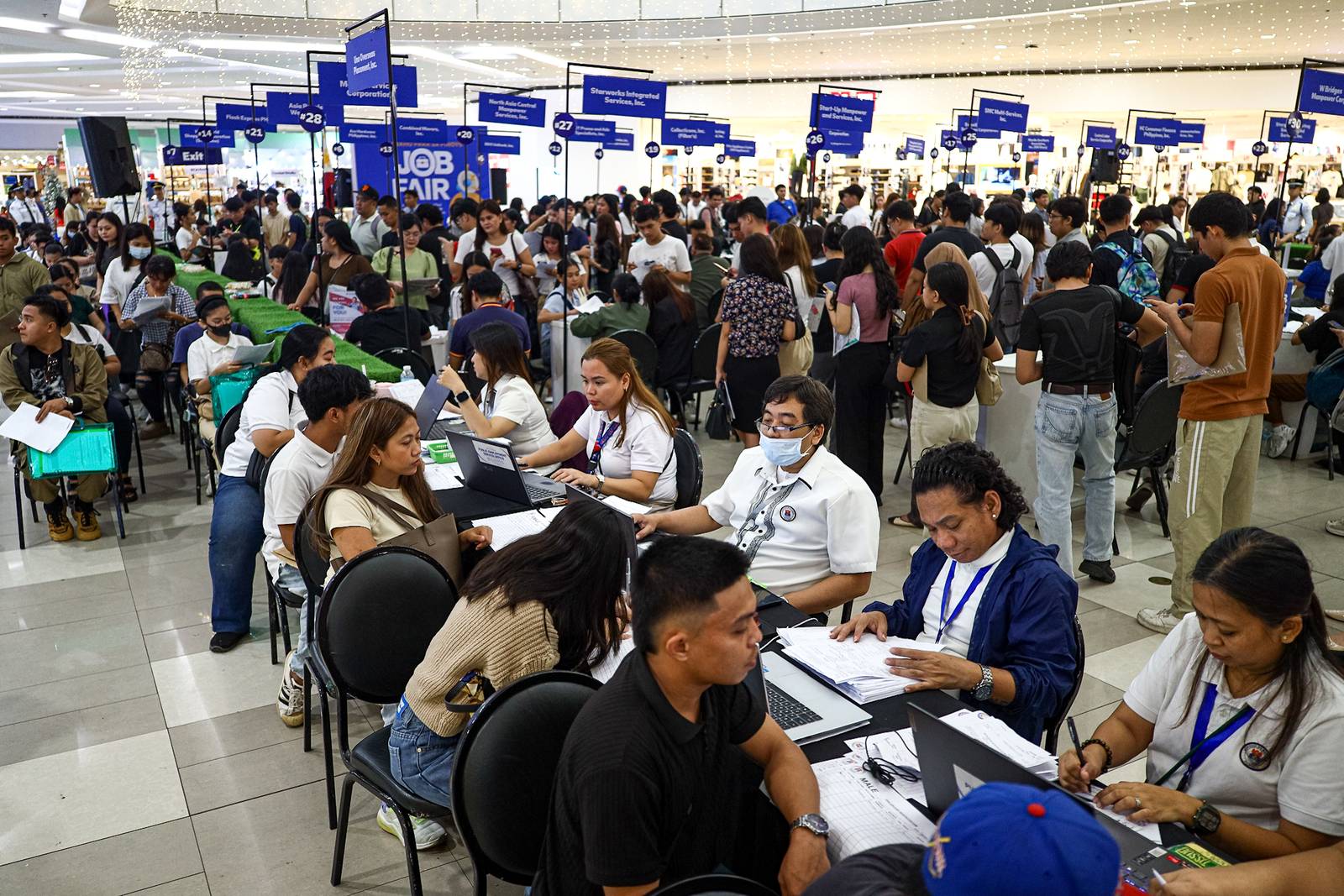 Jobseekers flock to SM San Lazaro in Manila on Wednesday, 17 September 2025, in search for work opportunities during the "Trabaho para sa Pinoys" job fair held by the mall.
Mo

Meanwhile, the Philippine Statistics Authority reported that the unemployment rate in the country climbed to 5.3 percent, or 2.59 million in July 2025, compared to 3.7 percent, or 1.95 million in June 2025.