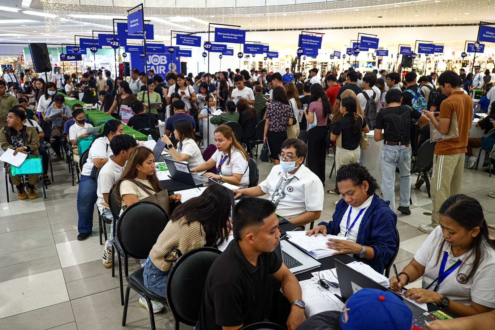 Jobseekers flock to SM San Lazaro in Manila on Wednesday, 17 September 2025, in search for work opportunities during the "Trabaho para sa Pinoys" job fair held by the mall.
Mo

Meanwhile, the Philippine Statistics Authority reported that the unemployment rate in the country climbed to 5.3 percent, or 2.59 million in July 2025, compared to 3.7 percent, or 1.95 million in June 2025.