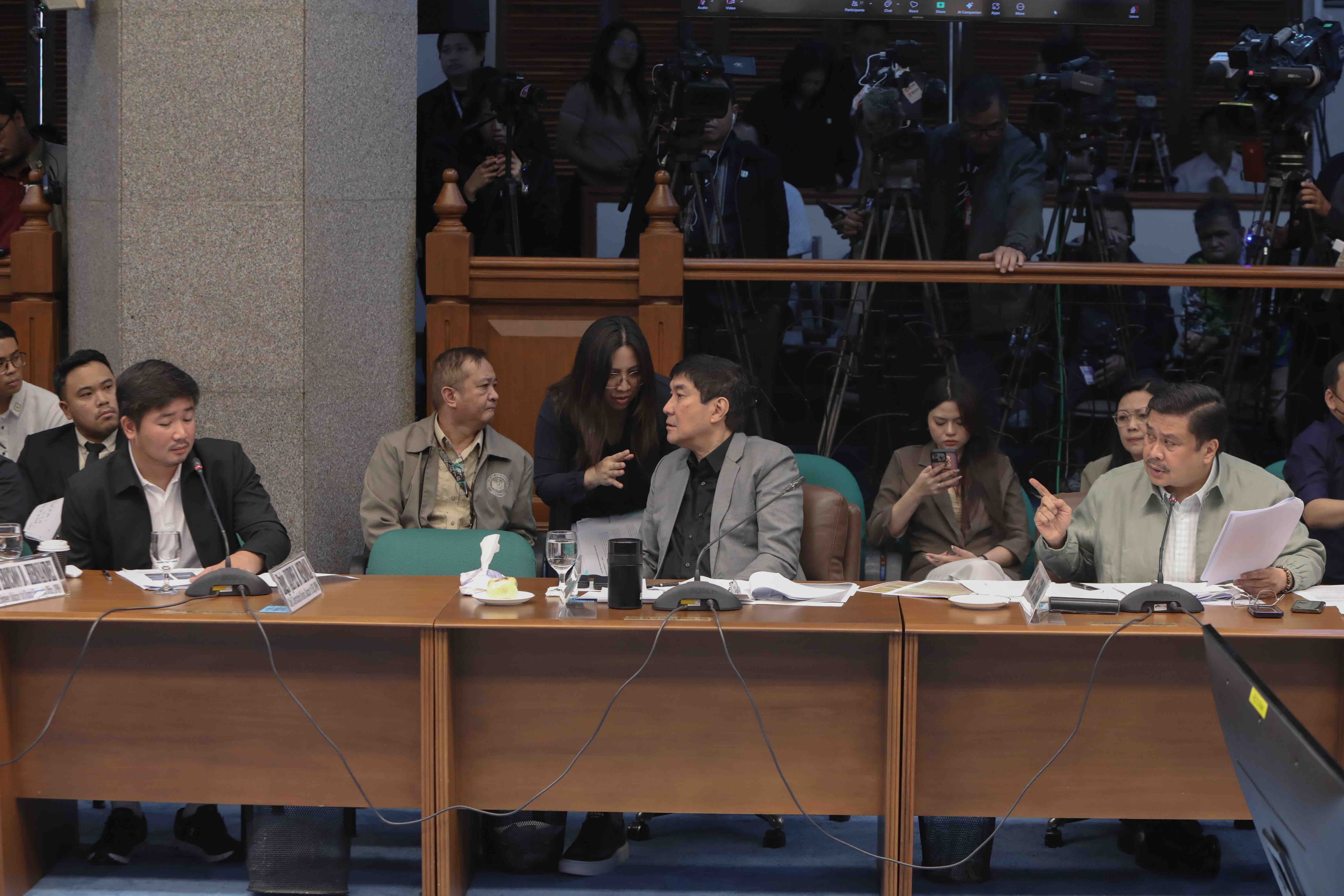 Senator Jinggoy Estrada questions the integrity of statements provided by former DPWH district engineer Brice Hernandez on a Senate Blue Ribbon Committee hearing on Thursday, 18 September, 2025.