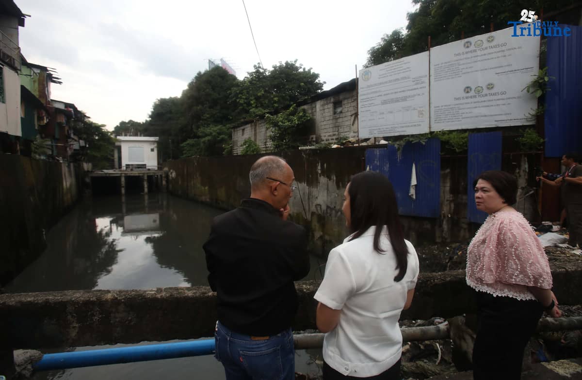 (September 18 2025) Quezon City Mayor Joy Belmonte with Baguio Mayor Benjamin Magalong and DPWH ICI Rogelio Singson inspected several projects such as the Matalahib Creek Pump Station, Mariblo and Sta. Cruz Pump Station and others, to show the alleged anomalous flood control projects in the City on Thursday September 18 2015. Photo/Analy Labor