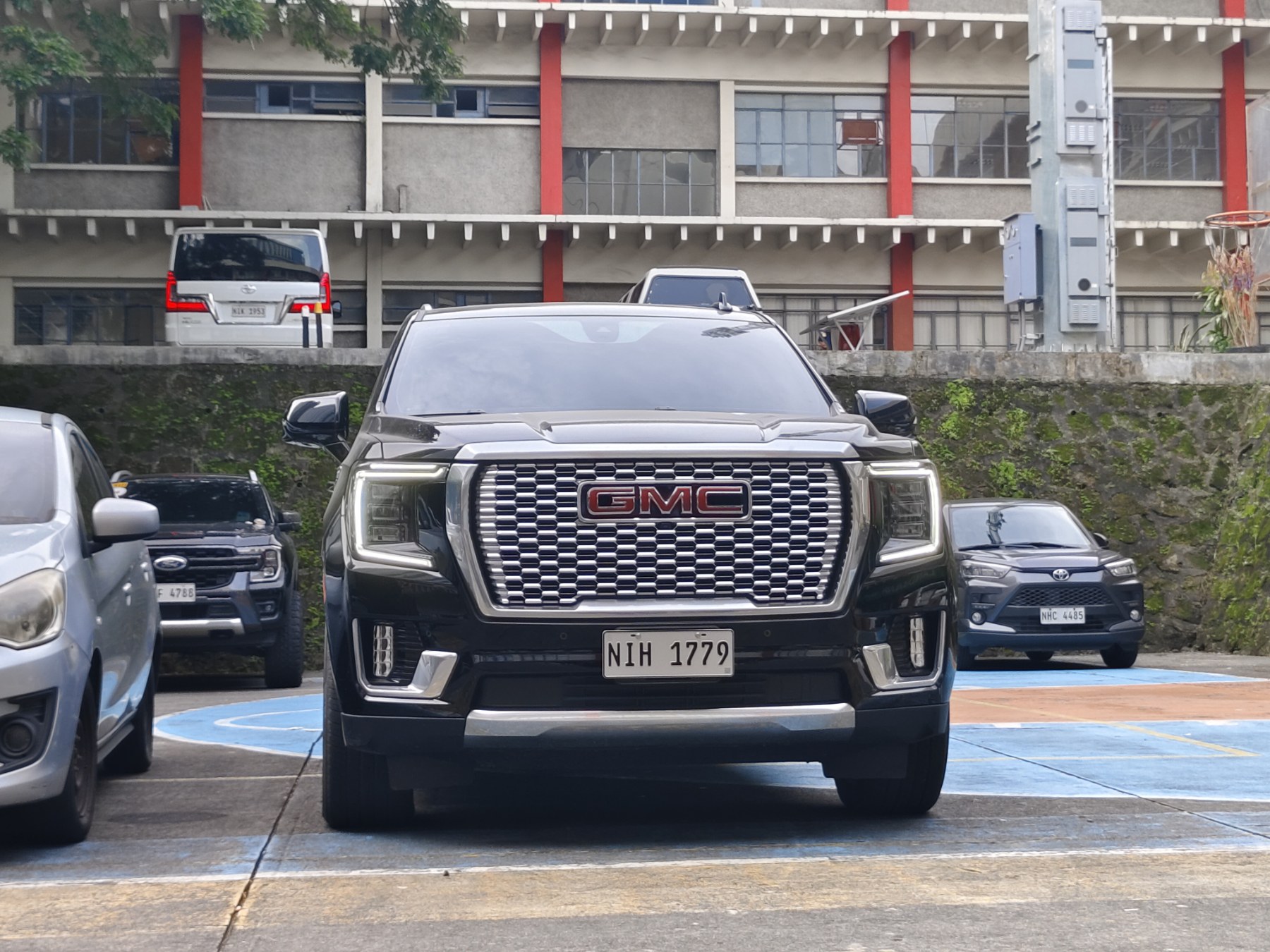 Hernandez surrenders luxury vehicle to the Independent Commission
