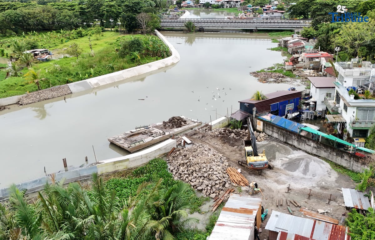 DPWH presses on with Bulacan riverbank works amid high tide