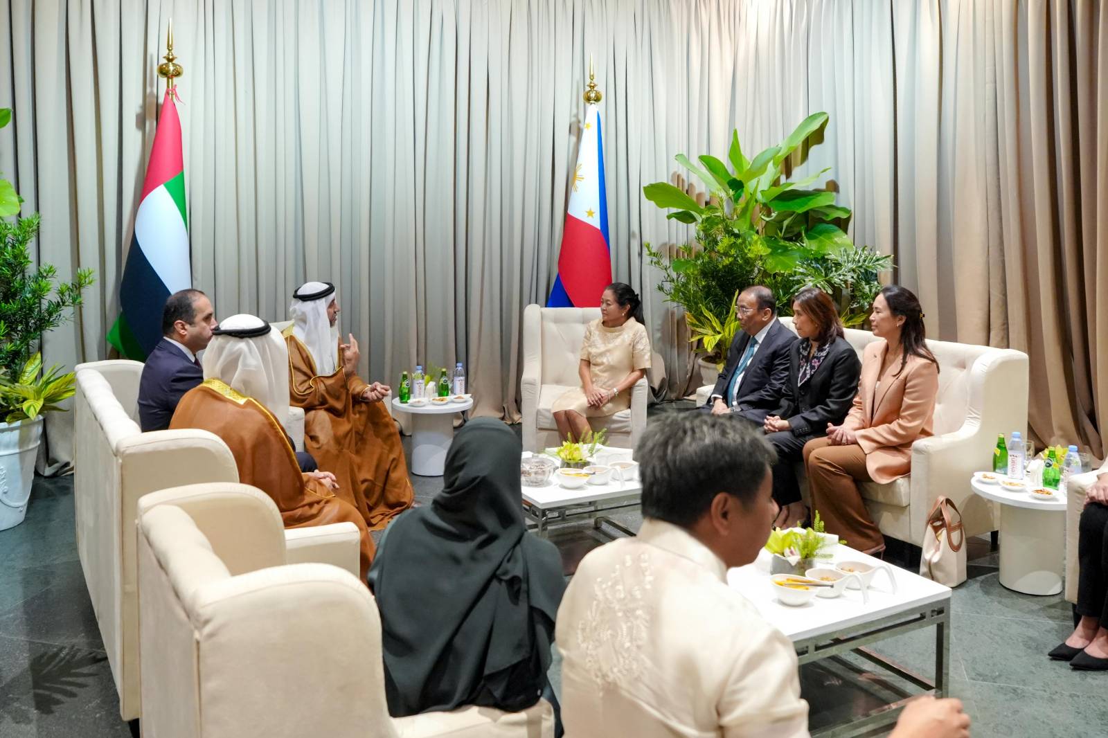 UAE shares gov’t experience with FL