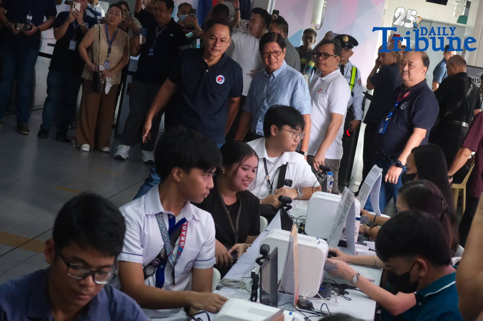 President Ferdinand Marcos Jr. and acting Transportation Secretary Giovanni Lopez launch the personalized white student Beep cards at the LRT-2 Legarda station on Saturday, 20 September 2025. 
The cards provide students a 50 percent fare discount on LRT and MRT lines as part of the government’s push to ease commuting costs and improve access to public transport.