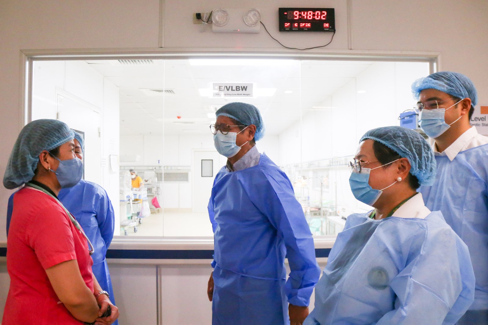 President Ferdinand “Bongbong” Marcos Jr. inspects the Zero Balance Billing program at Dr. Jose Fabella Memorial Hospital in Sta. Cruz, Manila, on 20 September 2025. During the visit, Marcos announced that the government will return P60 billion to PhilHealth to expand services and strengthen the state insurer’s operations.