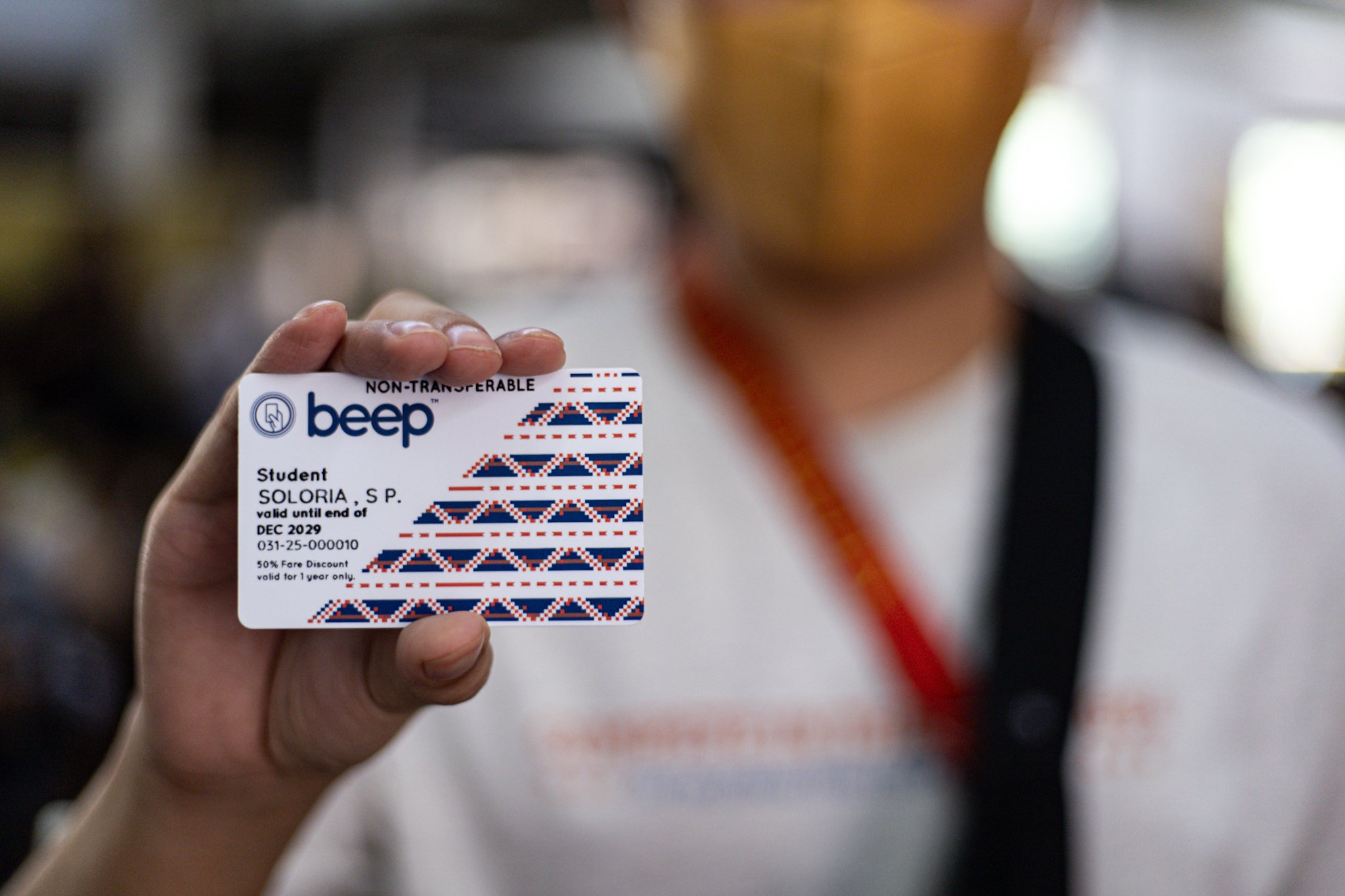 Marcos launches 50% discount beep cards for students on LRT, MRT