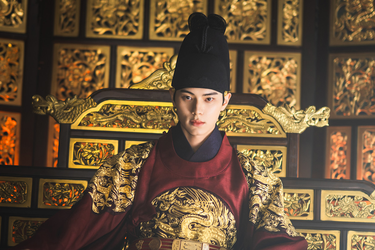 Lee Chae-min as King Lee Heon.