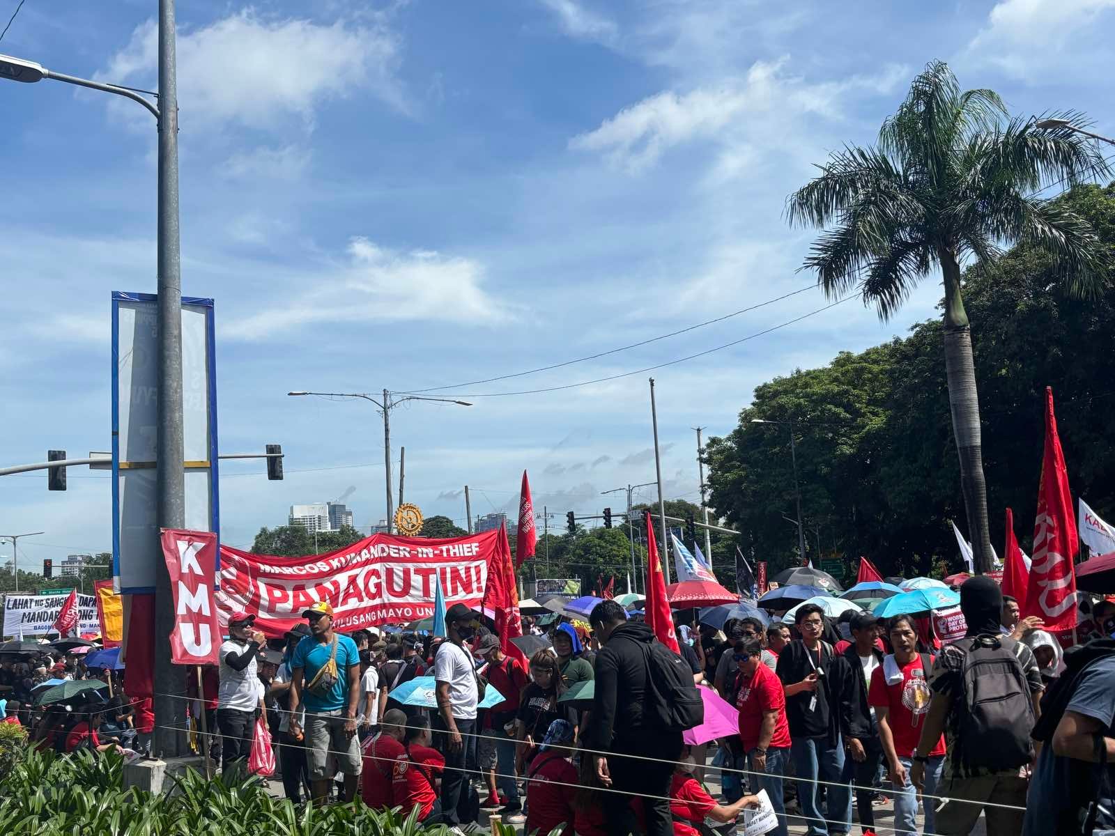 Writers bring free books to protesters at Luneta march