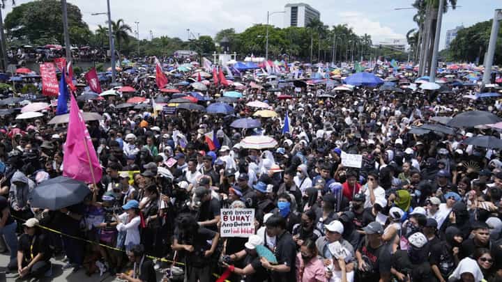 Barangay official blocks rallyists from using park