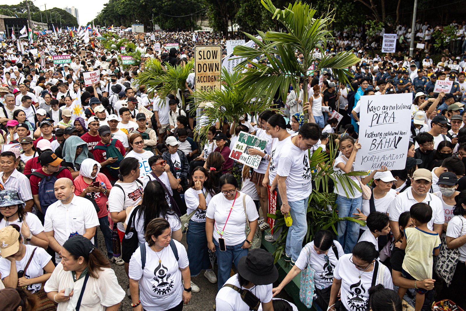 Thousands of Filipinos took to the streets of EDSA in Quezon City  to voice their concerns over multi-billion peso government corruption scandals on Sunday, 21 September 2025. 

The Philippine National Police reported an estimated crowd of 15,000 participants by 4 p.m., all calling for government accountability and reform.