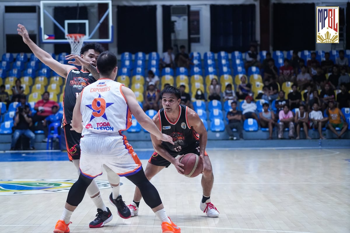 Quezon keeps rolling, clobbers Zamboanga