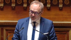 Senator resigns after 'spiking' colleague's drink