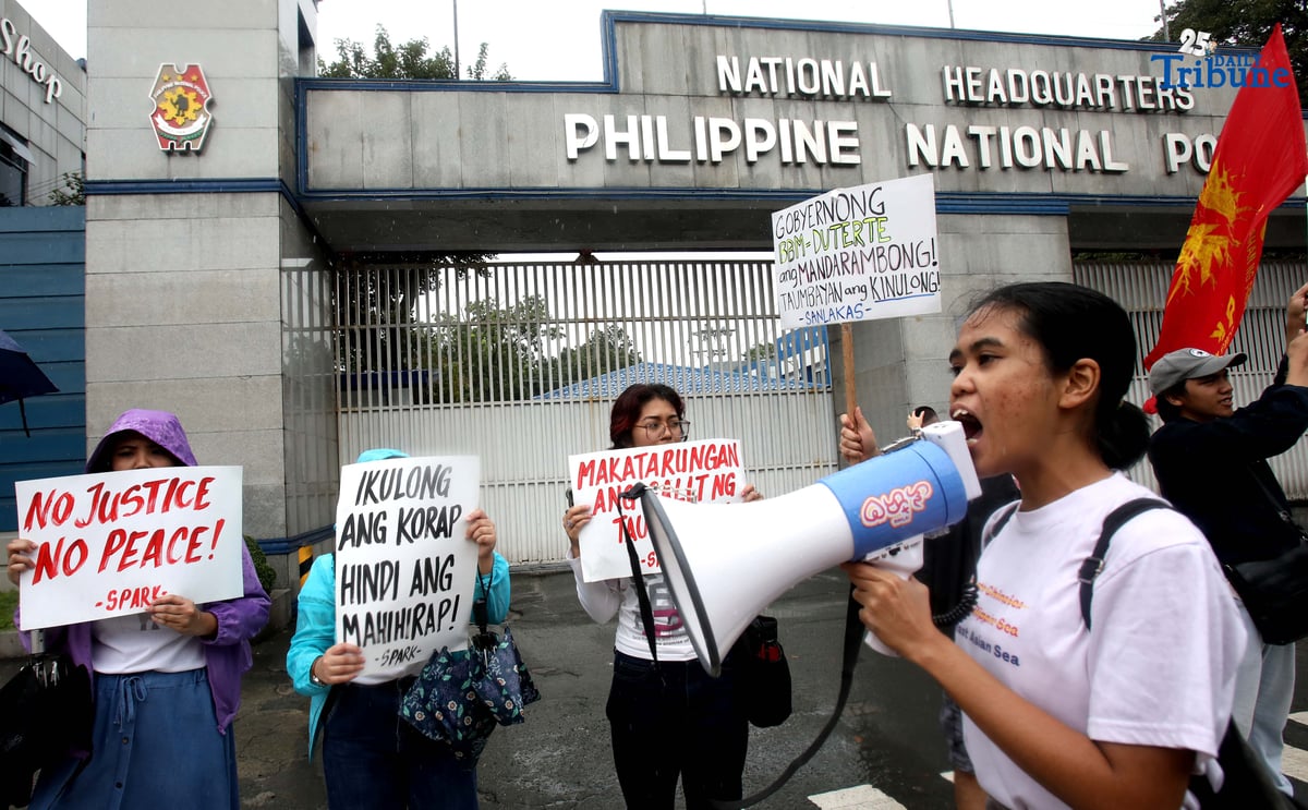 (September 22 2025) Militant group Samahan ng Progresibong Kabataan (SPARK) trooped to Philippine National Police Camp Crame in Quezon City on Monday September 22 2025, calling for the immediate release and thorough investigation of all citizens detained during the protest in Manila yesterday. Photo/Analy Labor
