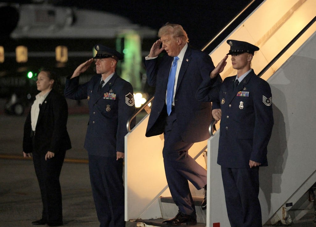 NEW YORK, NEW YORK - SEPTEMBER 22: U.S. President Donald Trump walks off Air Force One after arriving at John F. Kennedy International Airport on September 22, 2025 in New York City. President Trump is traveling to New York to attend the U.N. General Assembly.
