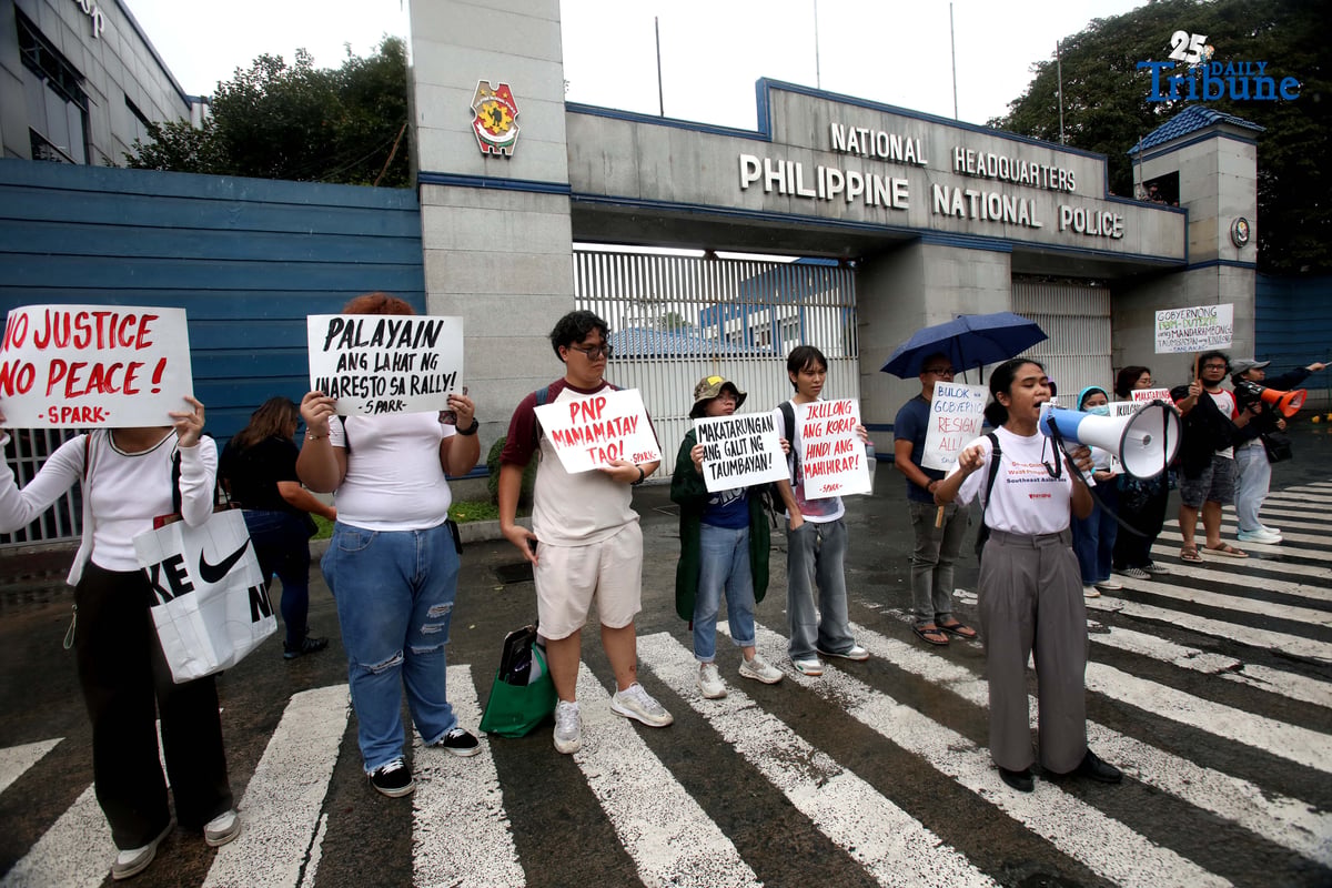 (September 22 2025) Militant group Samahan ng Progresibong Kabataan (SPARK) trooped to Philippine National Police Camp Crame in Quezon City on Monday September 22 2025, calling for the immediate release and thorough investigation of all citizens detained during the protest in Manila yesterday. Photo/Analy Labor