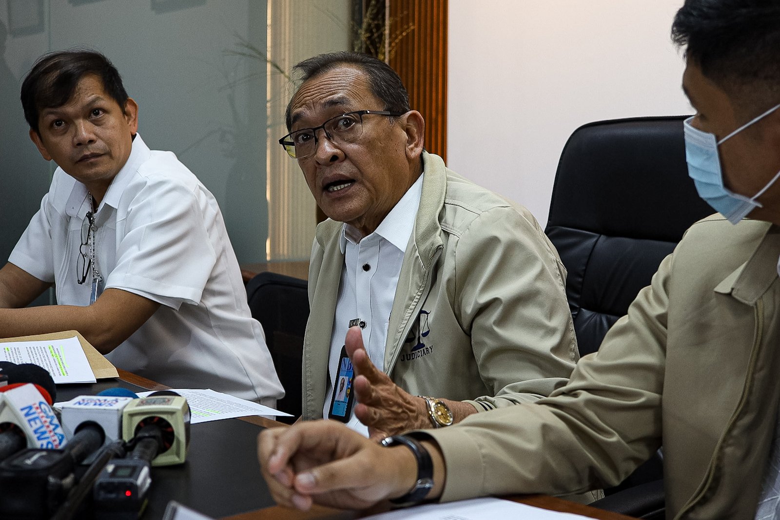 National Bureau of Investigation Director Jaime Santiago presents to the media three individuals arrested for allegedly selling unauthorized internet services online during a press conference in Pasay City on Tuesday, 23 September 2025.

The NBI-Cybercrime Division apprehended suspects Vanesa Vasquez, Philip Nino Mercado, and Joshua Fernandez Lictan in two separate operations in General Trias City, Cavite, and Naguilian, La Union. They allegedly offered services such as reactivation of disconnected internet services, bandwidth enhancement for subscribers, modem support, connection for new subscribers, and speed boosting for existing customer connections, all without the authorization of the internet service provider, according to the NBI.