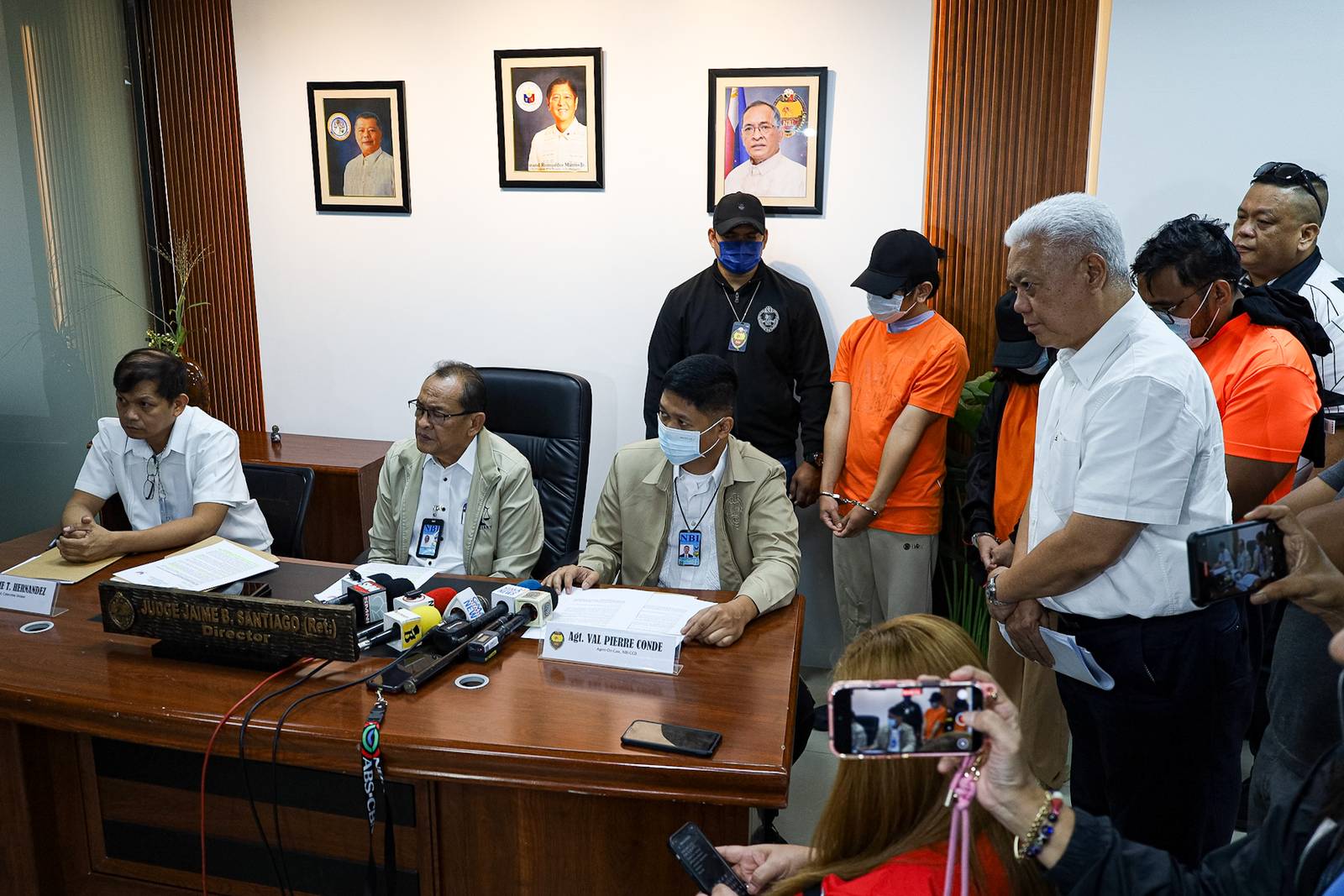 National Bureau of Investigation Director Jaime Santiago presents to the media three individuals arrested for allegedly selling unauthorized internet services online during a press conference in Pasay City on Tuesday, 23 September 2025.

The NBI-Cybercrime Division apprehended suspects Vanesa Vasquez, Philip Nino Mercado, and Joshua Fernandez Lictan in two separate operations in General Trias City, Cavite, and Naguilian, La Union. They allegedly offered services such as reactivation of disconnected internet services, bandwidth enhancement for subscribers, modem support, connection for new subscribers, and speed boosting for existing customer connections, all without the authorization of the internet service provider, according to the NBI.