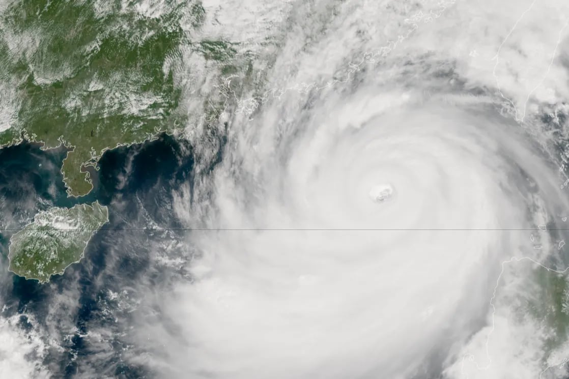 Schools shut, flights canceled as typhoon ‘Ragasa’ nears Hong Kong