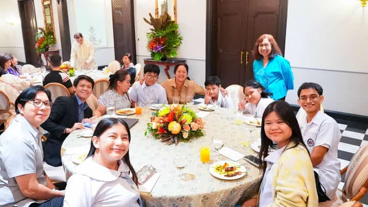 First Lady Liza Araneta-Marcos poses with supporters after being named honorary chairperson of the board of the Sergia Esguerra Memorial Foundation Inc. — Philippine Institute for the Deaf.