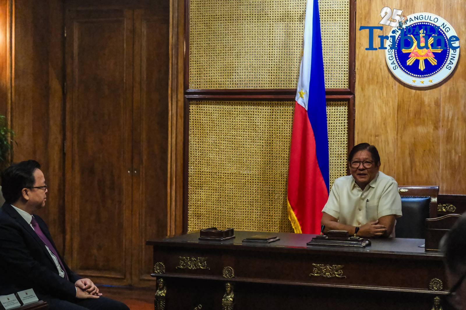 President Ferdinand R. Marcos Jr. meets with His Excellency Huang Xilian, outgoing Ambassador of the People’s Republic of China, during a farewell call at the Study Room in Malacañan Palace on Thursday, 25 September 2025.