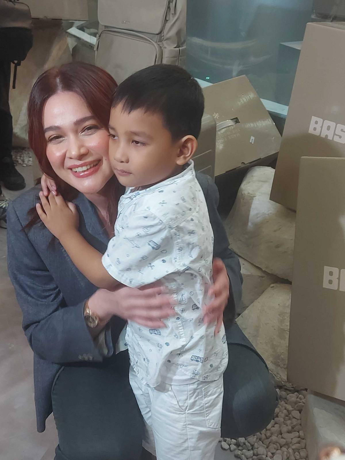 Basha and little ‘Lloydy’ — a ‘fanboy’ having a picture with Bea Alonzo.